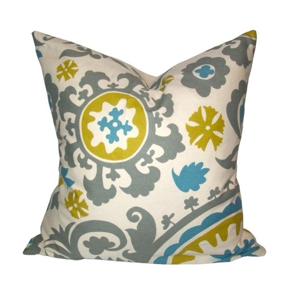 Wella Collection Floral Pillow Covers set of 2 17x17 - Picture 5 of 5